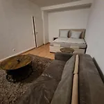 شقة Mitten In 20 Min Zu Duesseldorf Und 30 Min Zu Koeln نيوس