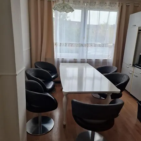 Mitten In 20 Min Zu Duesseldorf Und 30 Min Zu Koeln * Neuss