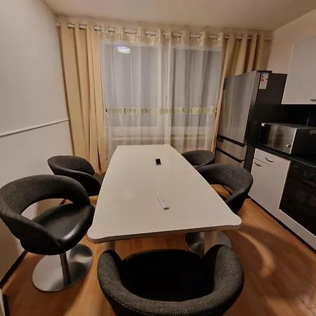 Mitten In 20 Min Zu Duesseldorf Und 30 Min Zu Koeln Apartmán