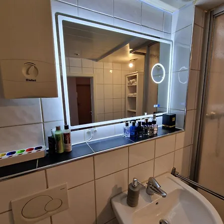 Mitten In 20 Min Zu Duesseldorf Und 30 Min Zu Koeln * Neuss