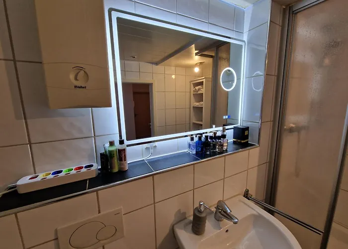 Mitten In 20 Min Zu Duesseldorf Und 30 Min Zu Koeln * Neuss